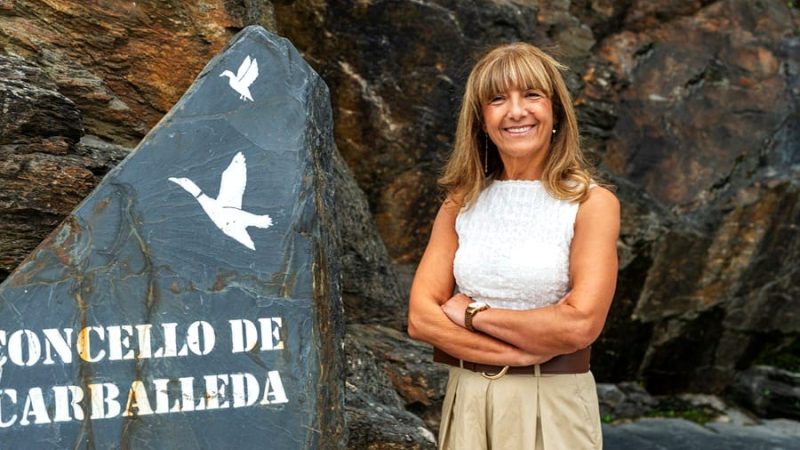 Retrato de Aquilina Prieto Robleda en Sobradelo (Carballeda de Valdeorras), muller de Carballedo (Carballeda de Valdeorras) que adicou parte da sua vida a traballar en diferentes empregos pero relacionados co mundo da lousa (a pizarra).